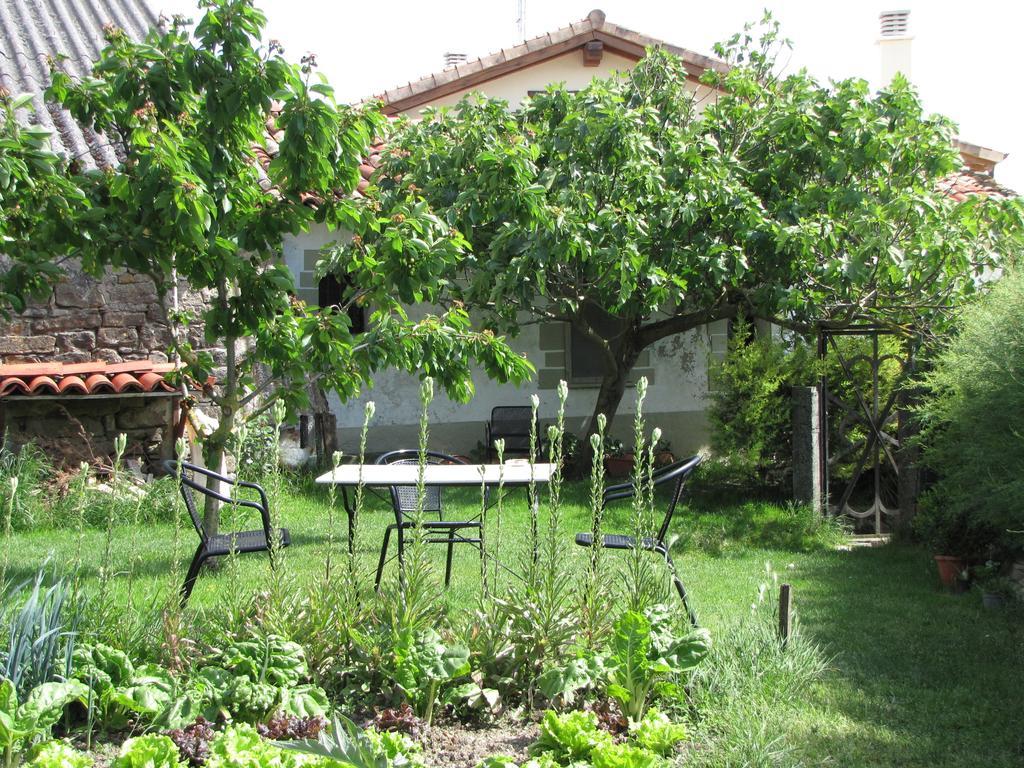 Hostal Rural Huartearena Iza Esterno foto